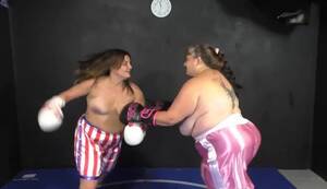 Boxing Milf Porn - BBW milfs garage boxing - ThisVid.com