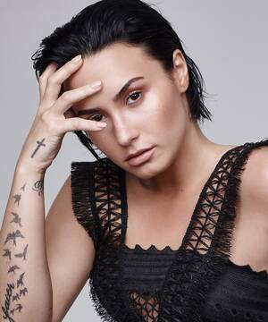 Disney Lesbian Porn Demi Lovato - Demi Lovato Confident Tour, Abuse Revealing Interview