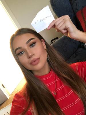 Ariana Grande Blowjob - Roast me. I'm 18 and feeling too good about myself Rn so bring me back down  to earth if u can : r/RoastMe