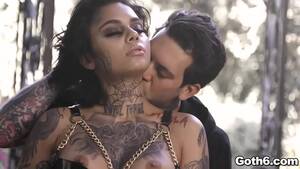 Gothic Tattooed Sex - Tattooed Goth babe Genevieve Sinn gets an awesome outdoor ANAL fucking  adventure at the cemetery. - XVIDEOS.COM