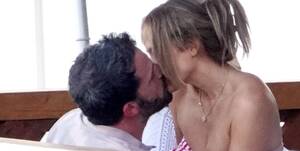 Ben Affleck Having Sex - See Jennifer Lopez and Ben Affleck Making Out at Italy Restaurant