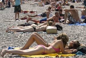 euro topless beach videos - Why French women are abandoning topless sunbathing