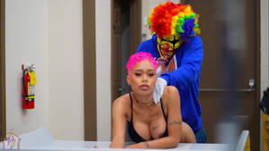 ebony clown porn - Gibby fucks hot ebony whore right before washing his clothes for the week -  XNXX.COM