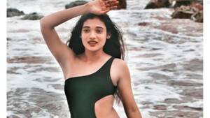 india beach nude - Telugu Actor Rekha Boj Commits To Run Naked On Vizag Beach If India Wins  World Cup