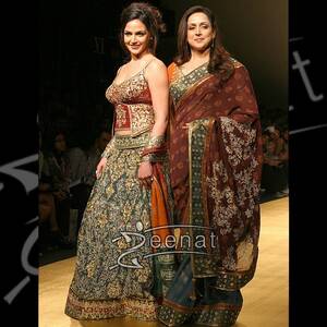 bollywood asin pussy - Esha Deol And Hema Malini Walks Together | Zeenat Style