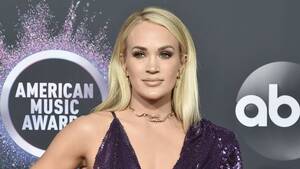 Carrie Underwood Porn Captions - Carrie Underwood dons form-fitting dress as she announces major career  update: 'Can't wait' | HELLO!