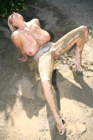 Mud Bog Tits - Mud On Tits Porn Pics & Naked Photos - PornPics.com