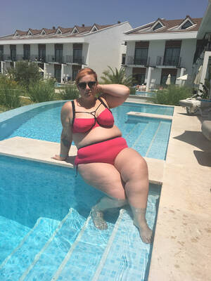 chubby nude resort - Becky Barnes Blog | Plus Size Blogger