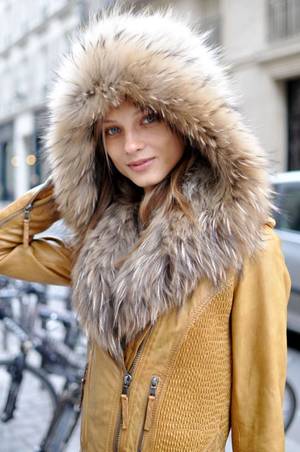 fur coat wild party orgy - Fur collar & hood #Fur, #Furcollar, #Furhood, #Pelaje,