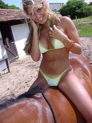 hourse latin girls nude - Nude sexy blonde Zara on a horse bareback - erotic riding xxx