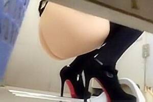 High Heels In Public Porn - Woman in high heels caught in public toilet pissing, full Public porn video  (Dec 6, 2017)