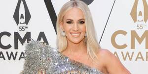 Carrie Underwood Porn Captions - Carrie Underwood, 38, Flaunts Her Toned Legs At The CMA Awards In A Nude,  Sparkly Dress With A Thigh-High Slit