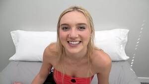 Blonde Ametuer Porn 18 - This blonde 18 yr old newbie is making her first amateur porn - Shooshtime