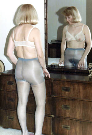 Classic Pantyhose - Amateur girls in pantyhose