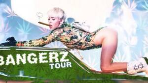 Miley Cyrus Xxx Sex - Miley Cyrus Facing Calls to Axe Bangerz Tour After Parents Protest 'Porn  Show' Performance | IBTimes UK