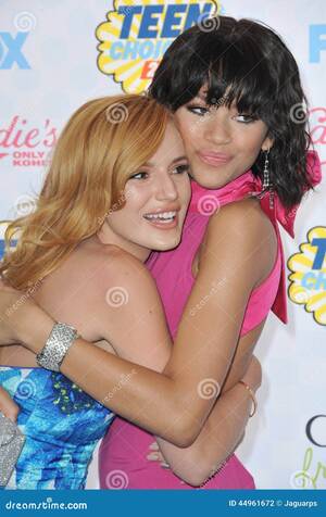 Bella Thorne And Zendaya Lesbian - Bella Thorne & Zendaya Coleman Editorial Photography - Image of length,  popular: 44961672