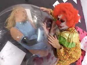 I Love Clown Porn - Clown Porn The Frisky