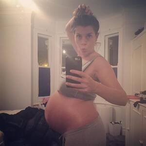 Biggest Pregnant Porn Star - Very Pregnant Celebrities: Stars' Biggest Baby Bumps