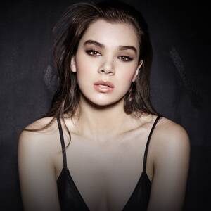 Hailee Steinfeld Lesbian - Hailee Steinfeld -