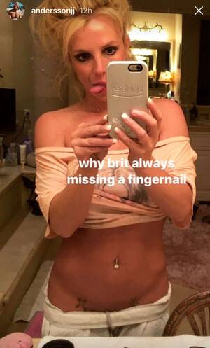 britney spears upskirt pussy shots - Britney Spears Show Off Crotch Tattoo in Silly Selfie