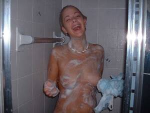 Famous Porn Shower - In the shower Porn Pic - EPORNER