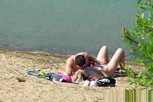 Beach Suck - PUBLIC BEACH Suck and Fuck CAUGHT on CAMERA