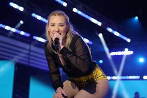 Iggy Azalea Anal Porn - Iggy Azalea Wants Fans To Stop Trying To Finger Her