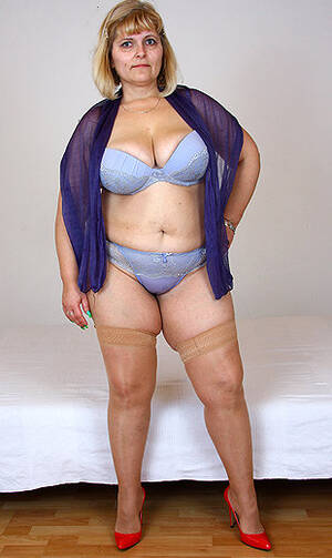 mature nylon plumpers - Mature plumper lady Anna facesitting tiny young boy