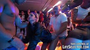 Hardcore Swinger Orgy Party - Swinger party goes hardcore... - XVIDEOS.COM