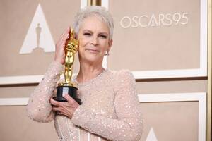 Jamie Lee Curtis Sexuality - Oscars 2023: Jamie Lee Curtis questions gendered categories - Los Angeles  Times