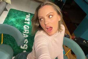 Alexandra Stan Porn - Laura Cosoi, INNA È™i Alexandra Stan, pe site-urile pentru adulÈ›i. ToatÄƒ  lumea a fost È™ocatÄƒ. Ce alte vedete de top apar pe platformele porno -  ShowBlitz