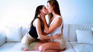lesbian romantic kissing - Make Out Challenge mit Alexis und Jamie! - RedTube