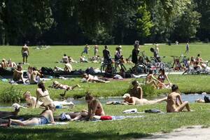 europe nudist resorts - Why Munich Went Ahead and Set Up 6 Official 'Urban Naked Zones' - Bloomberg