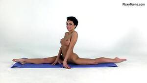 flexible split - shaved pussy flexible splits - Gosexpod - free tube porn videos