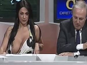 Big Tits Reporter - News reporter shows boobs - Voyeurs HD