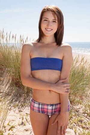 Beach Short - Beach Shorts Porn Pics & Naked Photos - PornPics.com