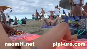 mastrubating voyeur beach girls - girl masturbate on beach - XVIDEOS.COM
