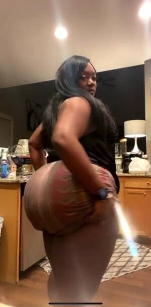 big black booties twerking - Big booty twerking - video 2 - ThisVid.com