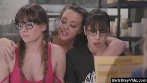 nerdy lesbian orgy - Sexy nerdy girls lesbian orgy - XVIDEOS.COM