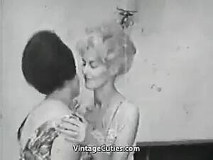 1950s Retro Lesbian Porn - Free Vintage Lesbian 1950 Porn Videos (12) - Tubesafari.com