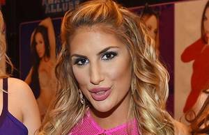 70 S Porn Stars Of The Dead - Porn star August Ames committed suicide in December after being  cyberbullied for saying she wouldn'