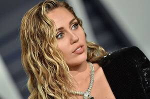 Celebrities Fucking Miley Cyrus - Miley Cyrus Apologizes for Controversial 2017 Hip-Hop Comments | Billboard  â€“ Billboard