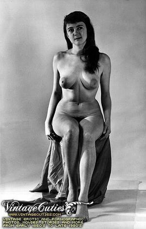 free vintage nude art - Black and white vintage nude art photograph - XXX Dessert - Picture 3