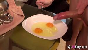 Cooking Cum Porn - Ainara loves eating cum omelettes for breakfast - XVIDEOS.COM