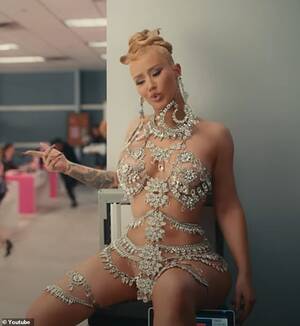 iggy azalea slapping pussy - Iggy Azalea poses NAKED in nothing but a bejewelled bodysuit and raps about  receiving oral sex in raunchy music video for new single Money Come | Daily  Mail Online