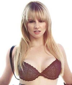 Melissa Rauch Celebrity Porn - Melissa Rauch 4-11 : r/CelebrityShorties