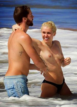 miley cyrus nude beach candid - Miley Cyrus Topless Bikini Candid Photos In Hawaii