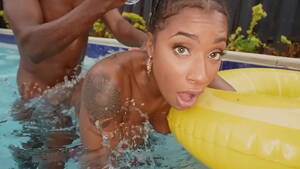 ebony pool pov - Ebony babe Sarai Minx gets fucked in the pool! - black porn - XVIDEOS.COM