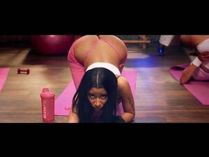 Nicki Minaj Anal Porn - Nicki Minaj Anaconda gets some no BS Australian commentary : r/entertainment