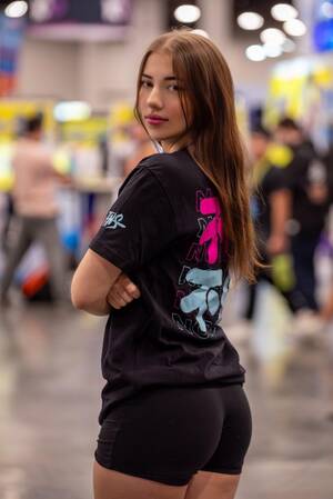 Candid Porn Booth - Nia Arellano TNS Booth Babe at Evo 2023 Day 1 : r/Kappachino